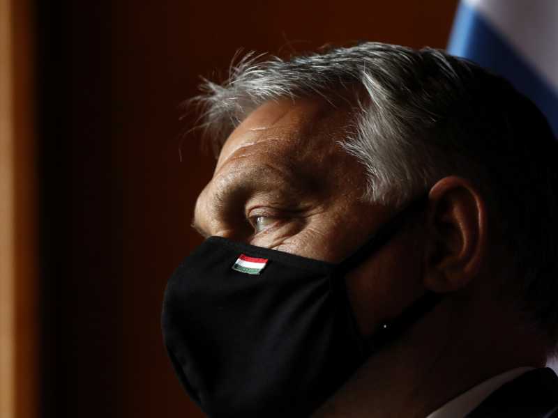Il premier ungherese Viktor Orban al vertice V4 (Slovacchia, Repubblica Ceca, Polonia e Ungheria) al castello di Lednice.11 giugno 2020 (AP Photo/Petr David Josek) <br />