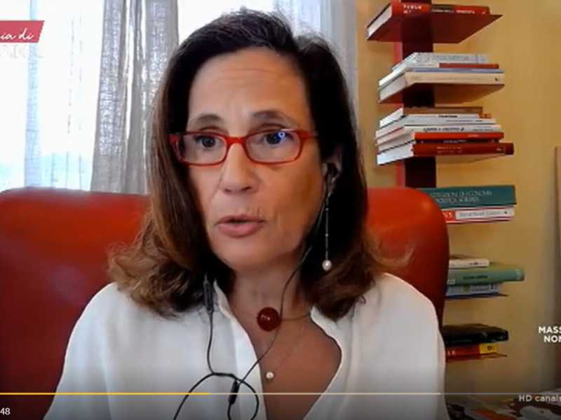 Ilaria Capua contro il tampone pre-cenone: "A Natale state a casa"