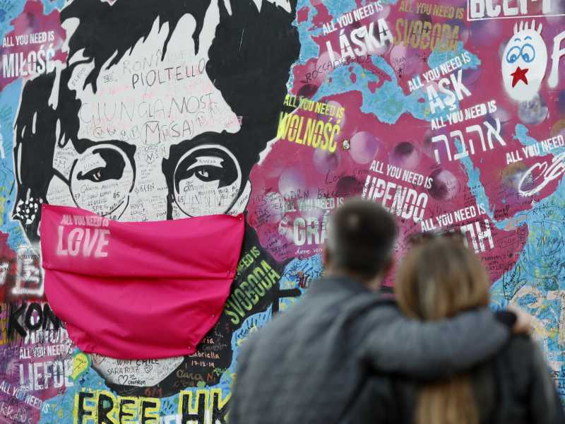 Non basta cantare Imagine per ricordare John Lennon