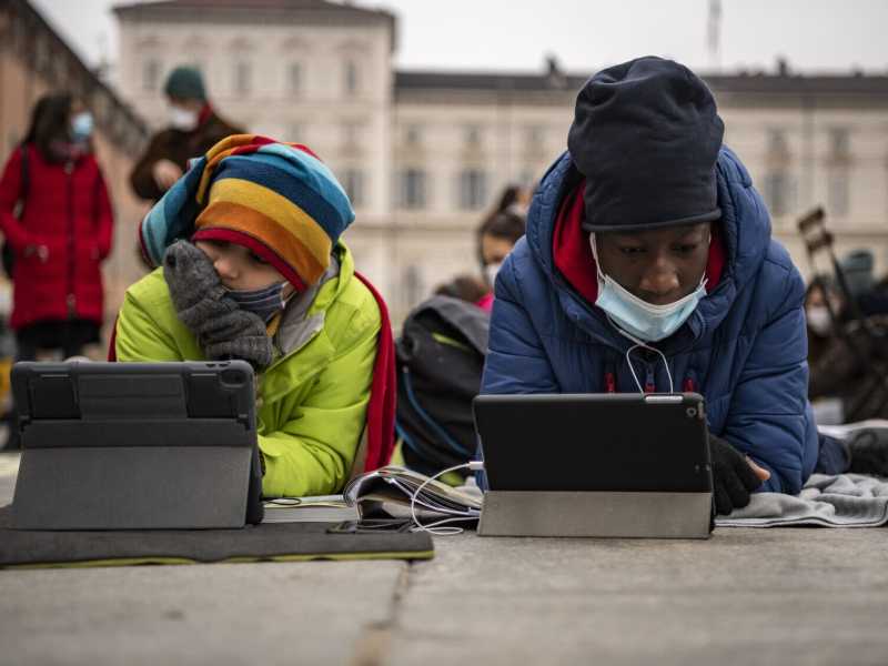 La scuola oltre la lamentela