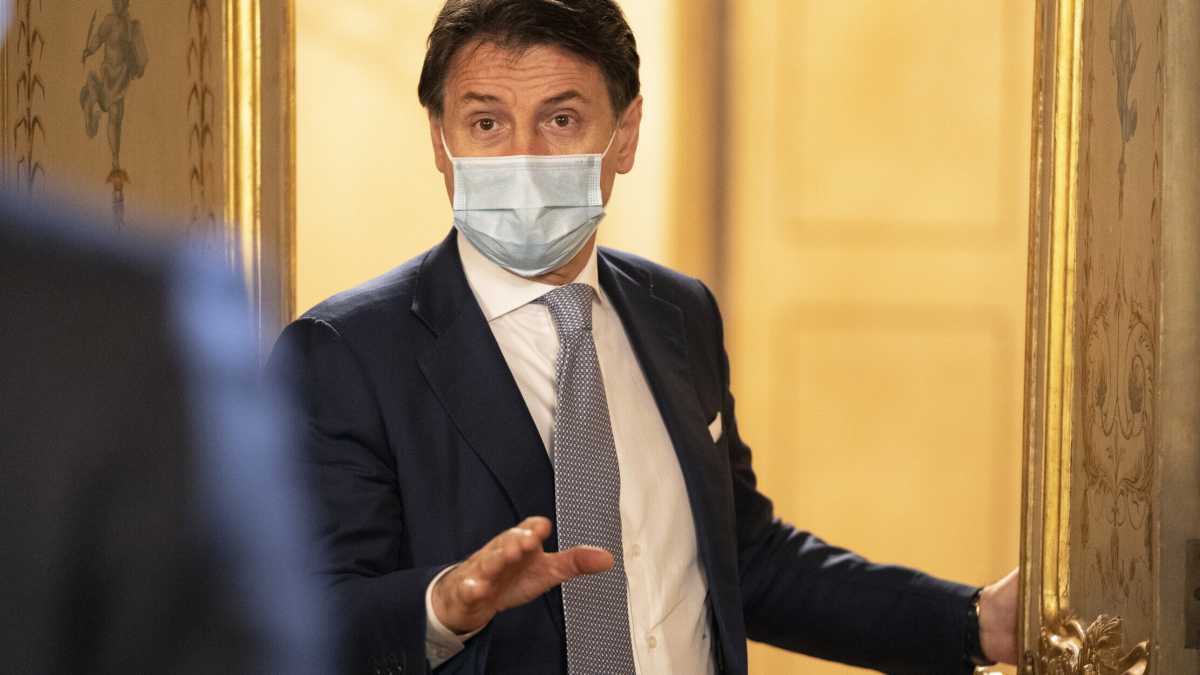 Immagine di Conte e l'arte del governare non governando