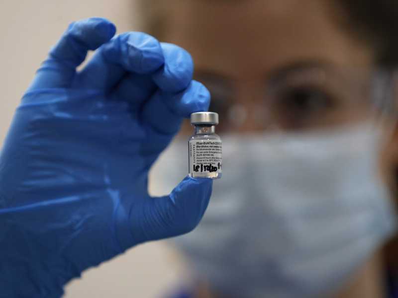 Sì dell’Fda. Il vaccino corre, ma l’Italia è pronta o no a vaccinare gli italiani in anticipo?