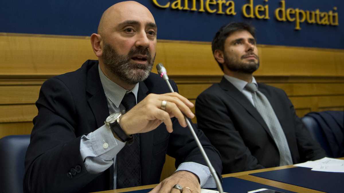 Immagine di Mes, ecco i leghisti (ex M5S) che sfottono i grillini: "Non eravate gli amici di Tsipras?"