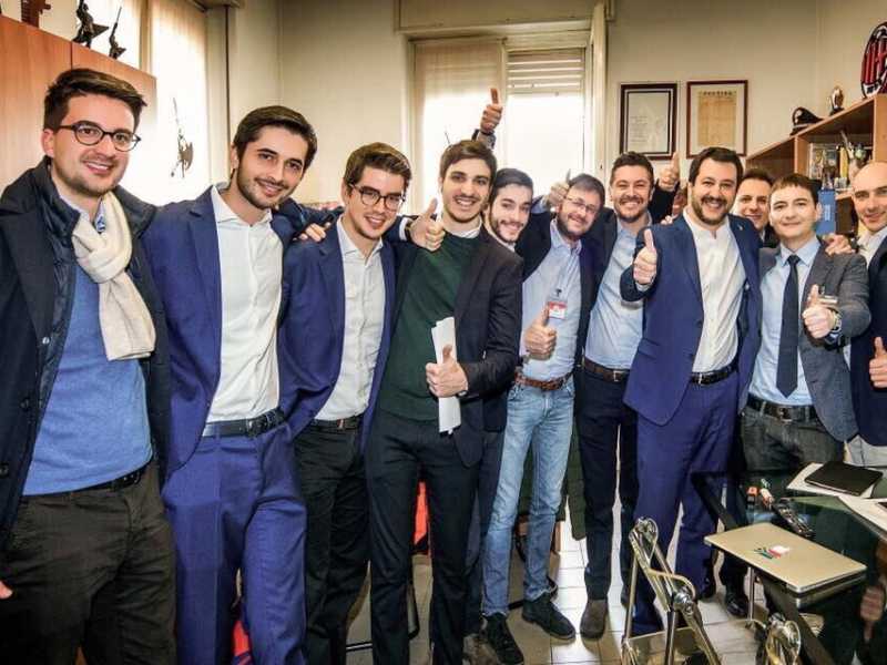 Nella foto Leonardo Foa, il terzo da sinistra, con Matteo Salvini e Luca Morisi