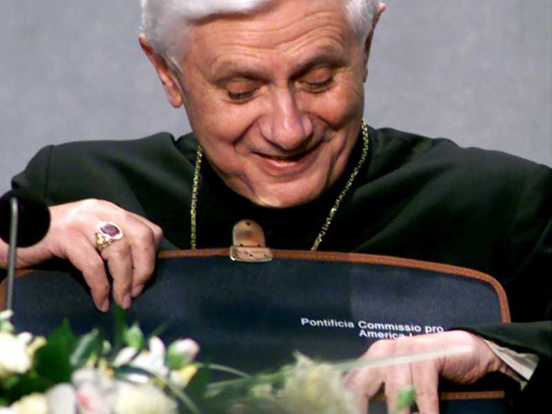 Storia di un tranquillo professore diventato Papa. La biografia di Joseph Ratzinger