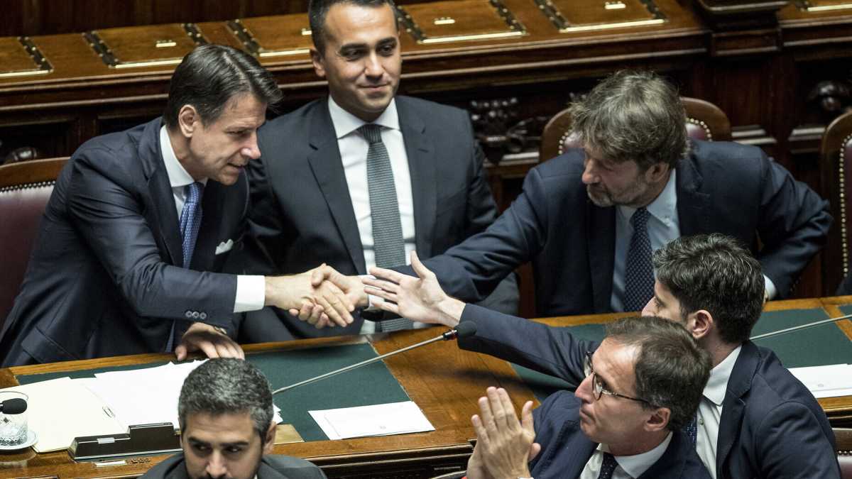 Immagine di Lo scudo del Colle su Conte, che si fa forte della debolezza del M5s