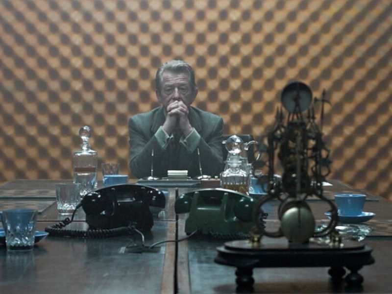 <span style="font-family: Arial, sans-serif;">Una scena del film "La Talpa", tratto dal romanzo omonimo di John le Carr&eacute;</span>