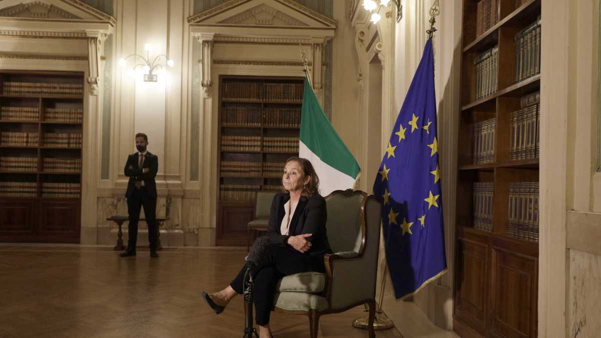 Immagine di Il Cts si spacca, il governo non decide e il Viminale è in attesa