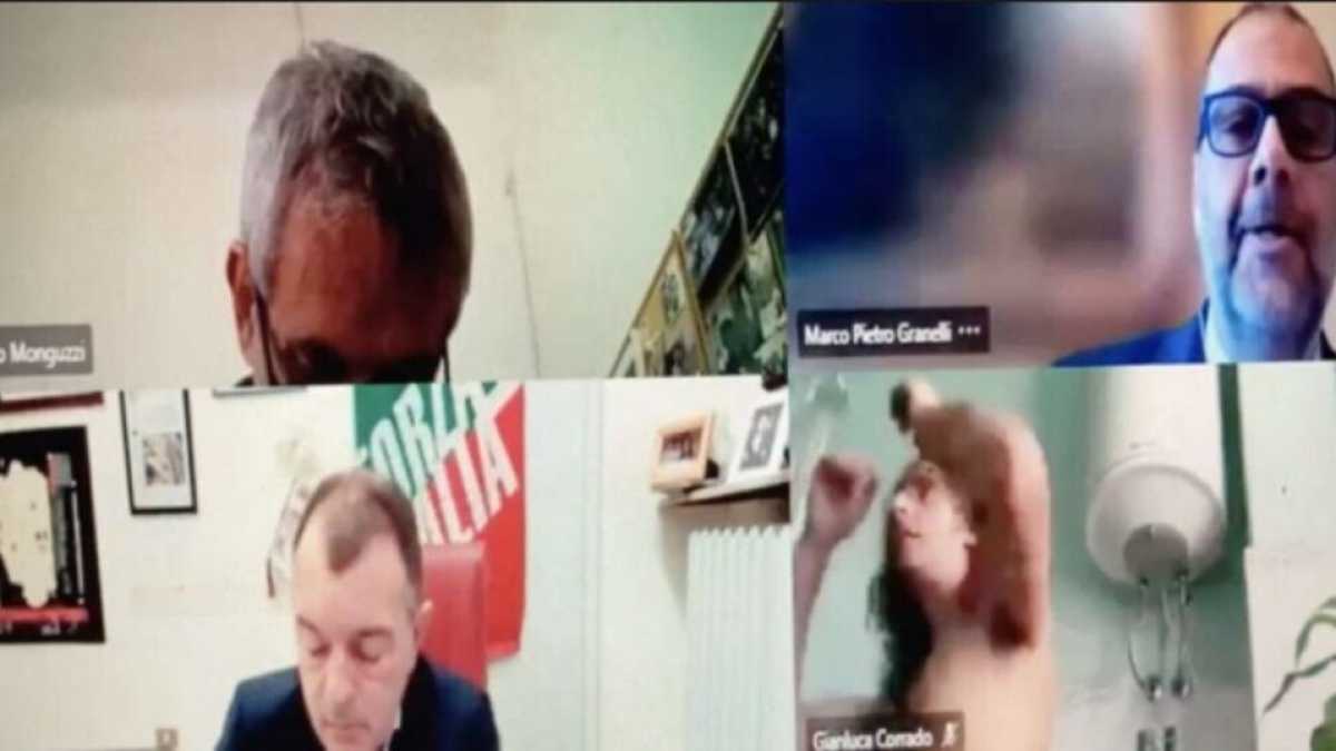 Immagine di L'evoluzione del torso nudo in politica