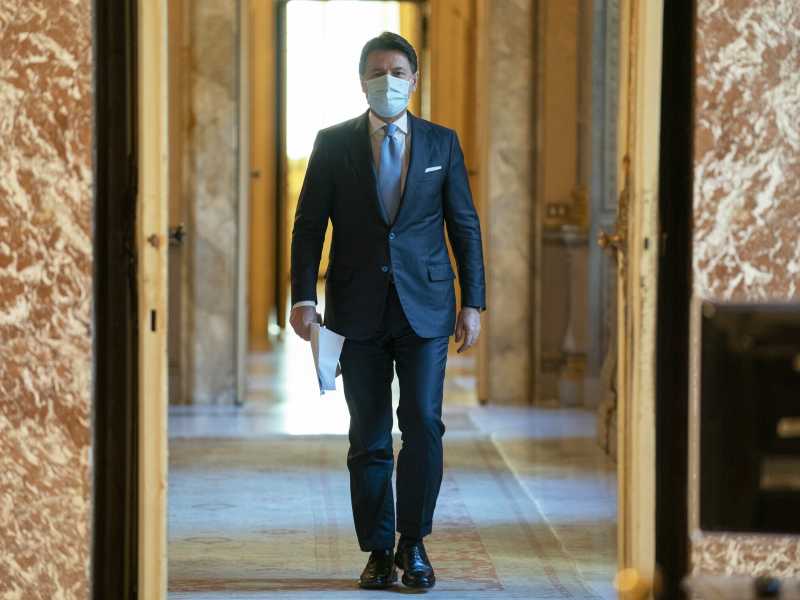 Il presidente del Consiglio Giuseppe Conte incontra le delegazioni di M5s e Pd (foto: LaPresse/Palazzo Chigi/Filippo Attili)