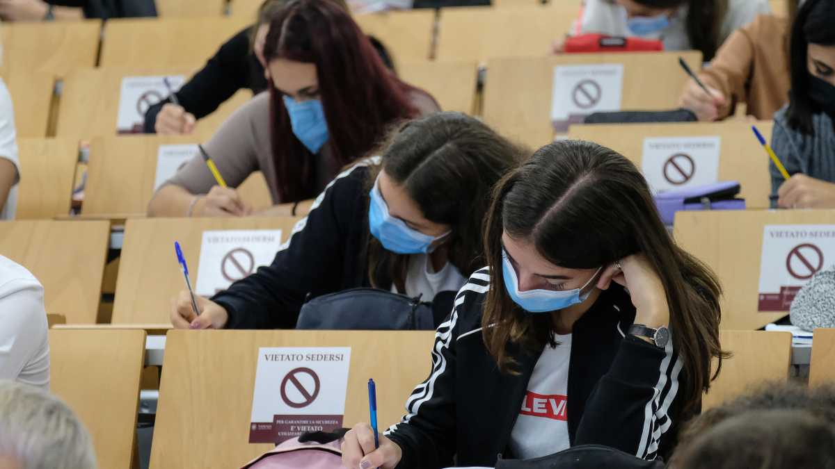 Immagine di Scommesse sul futuro e boom di iscrizioni. L’università dà super lezioni alla politica. Indagine