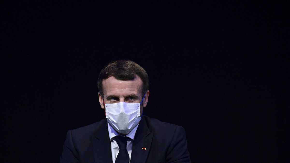 Immagine di Macron positivo a Covid-19
