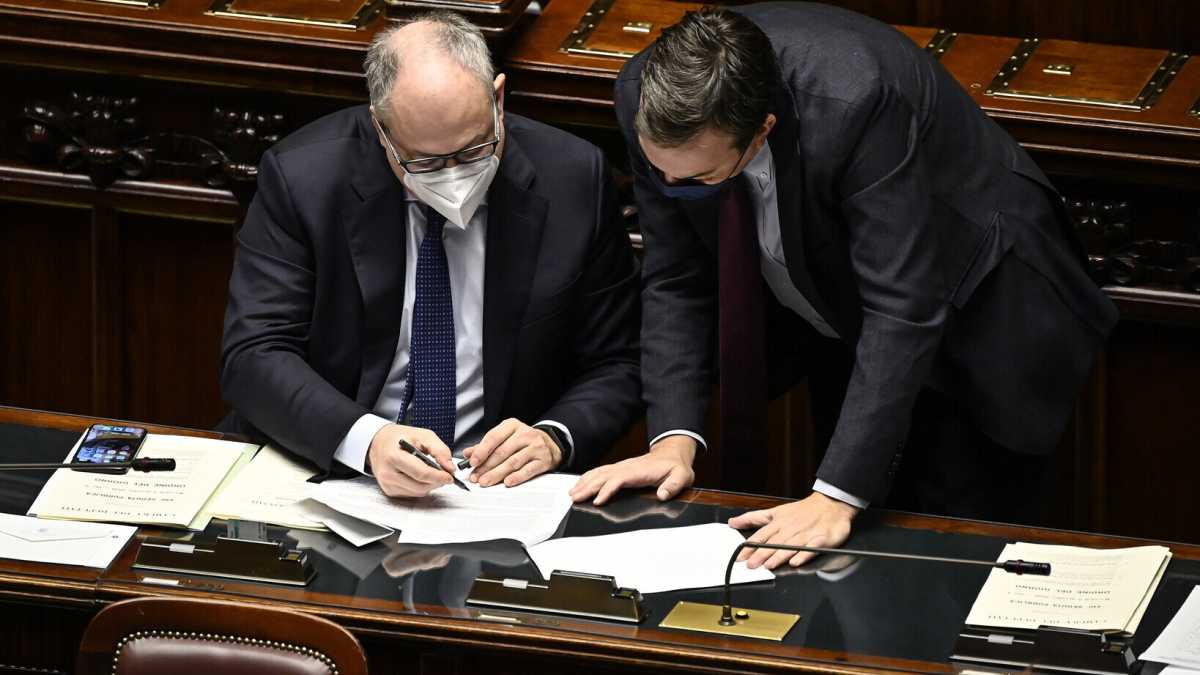 Immagine di "Sul Recovery solo piccoli ritocchi". E così Gualtieri fa infuriare i parlamentari del Pd