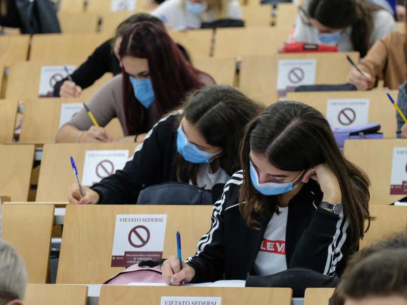 Scommesse sul futuro e boom di iscrizioni. L’università dà super lezioni alla politica. Indagine