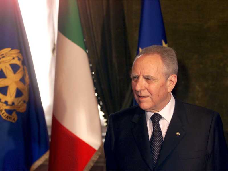 Toh, il M5s scopre Ciampi: "Una via a Roma". Ma a Livorno i grillini dissero no