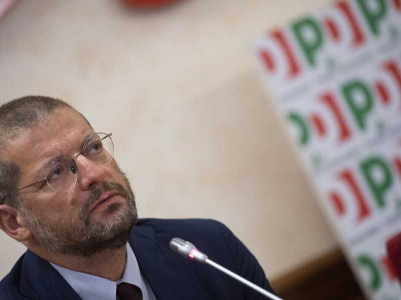 Il Pd adesso prova a stoppare Renzi. La versione di Romano