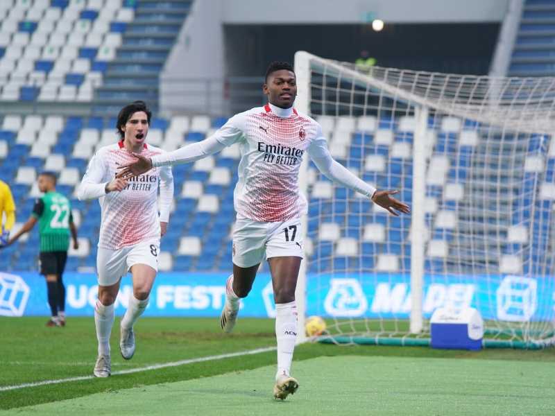 Rafael Leao esulta dopo il gol segnato al Sassuolo (foto LaPresse)&nbsp;<br />