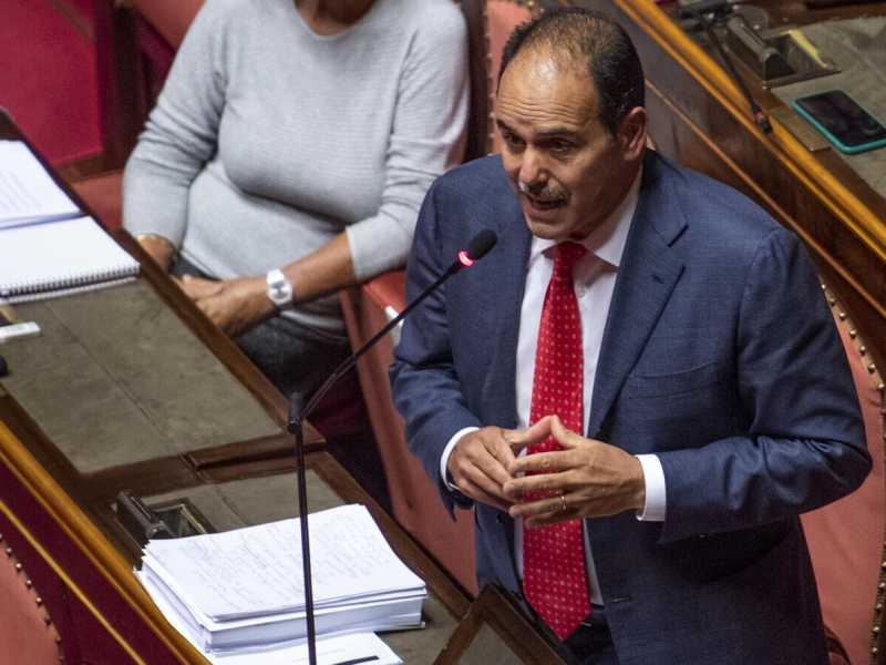 "Molte critiche di Renzi al governo sono fondate", ci dice Andrea Marcucci
