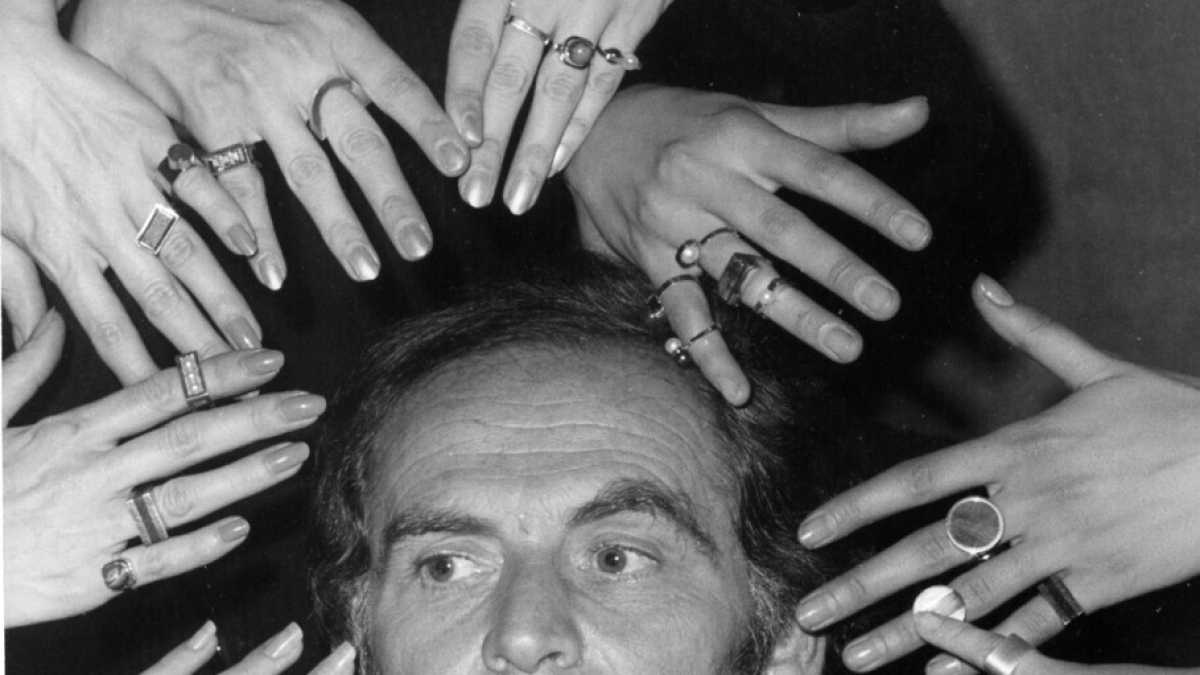 Immagine di Acuto, talvolta sciatto, Pierre Cardin finì per firmare ogni cosa gli capitasse a tiro