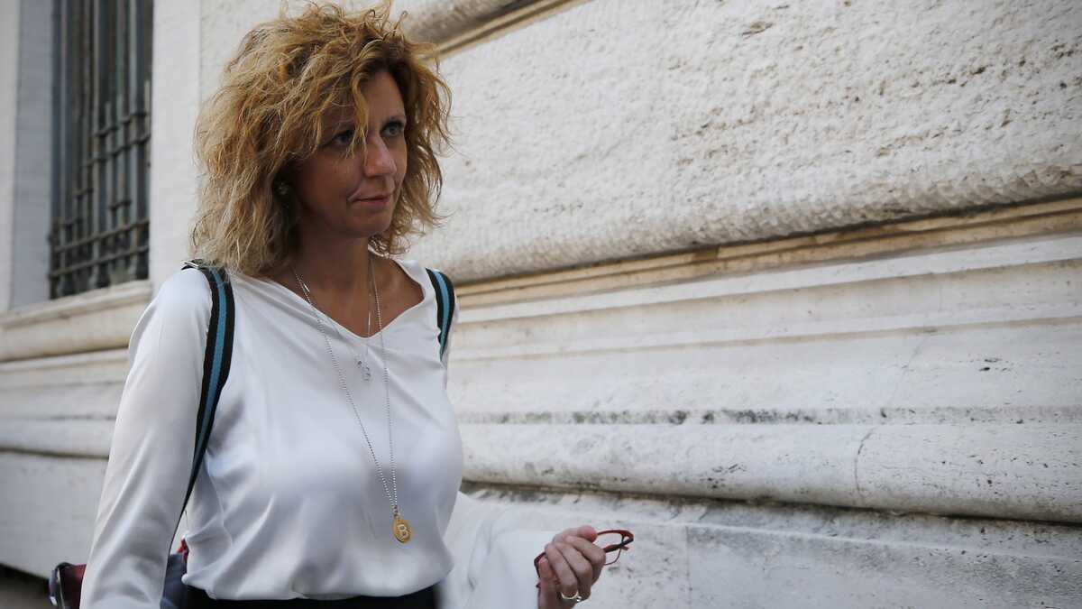 Immagine di "Sul Recovery no al modello Barca. Potrei candidarmi alla guida del M5s". Parla Lezzi