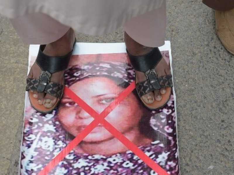 La giovane Asia Bibi &egrave; stata assolta dal reato di blasfemia dalla Corte Suprema per&ograve; non pu&ograve; lasciare il Pakistan (Foto LaPresse)<br />