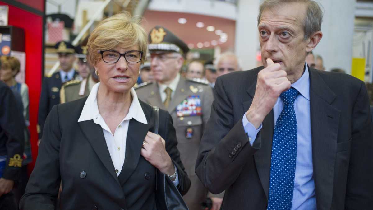 Immagine di Pinotti e Fassino ci spiegano perché Conte deve cedere sui servizi segreti