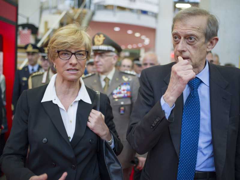 Pinotti e Fassino ci spiegano perché Conte deve cedere sui servizi segreti