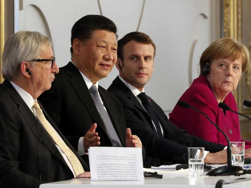 <font face="Arial, Verdana, sans-serif"><span style="font-size: 12px;">Juncker, Xi, Macron e Merkel a Parigi il 26 marzo del 2019 (foto Ap)</span></font>