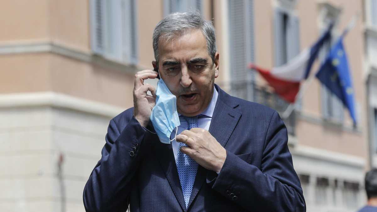 Immagine di La sim di Gasparri