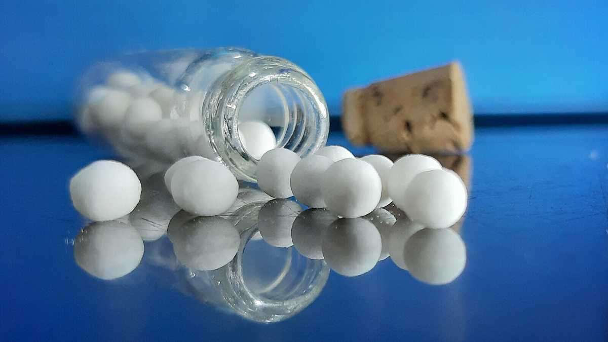Immagine di Il 2021 in Francia inizia togliendo i soldi pubblici all'omeopatia