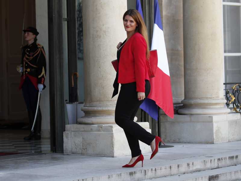 Lo scivolone da influencer della ministra francese Marlène Schiappa