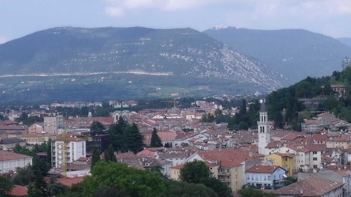 Immagine di Capitale fra due stati