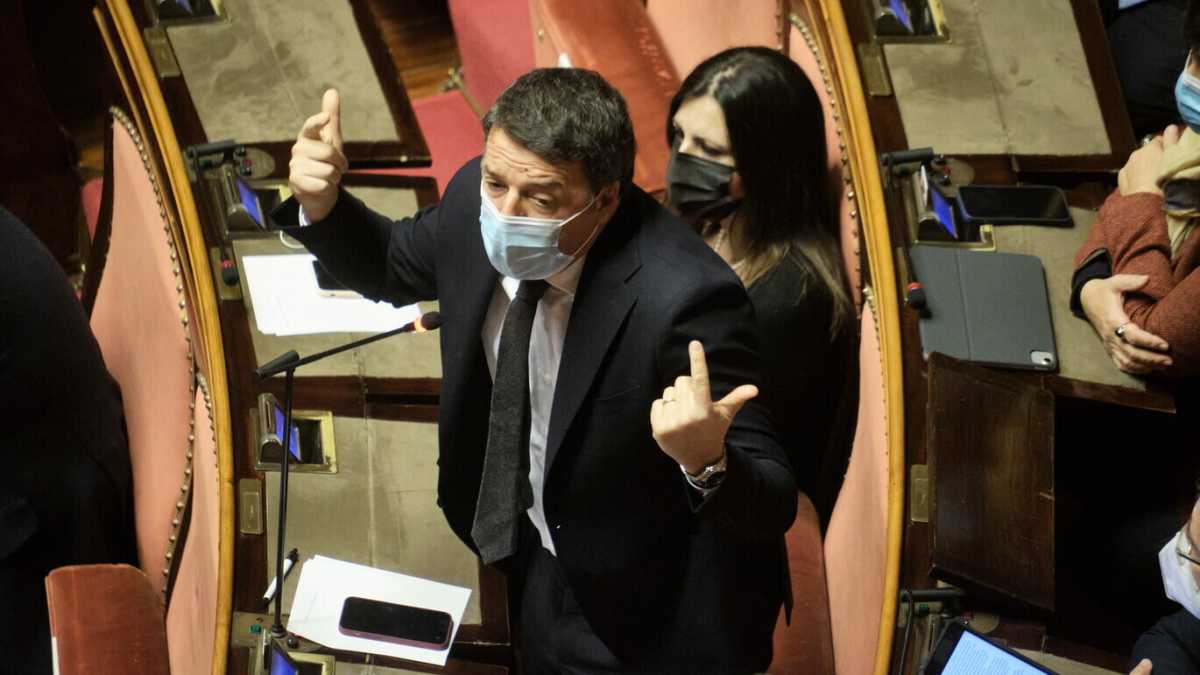 Convincere chi dubita del vaccino. Le ragioni di Renzi e i pericoli per l’Italia