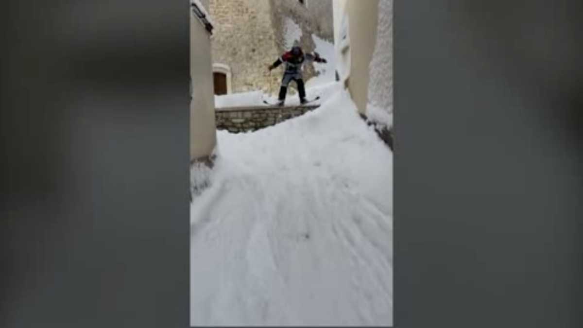 Immagine di Piste chiuse? Si scia tra le strade del paese