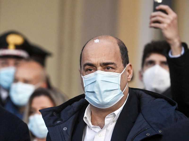 Il Pd spera in un “probabile Conte ter” per placare il senatore Renzi