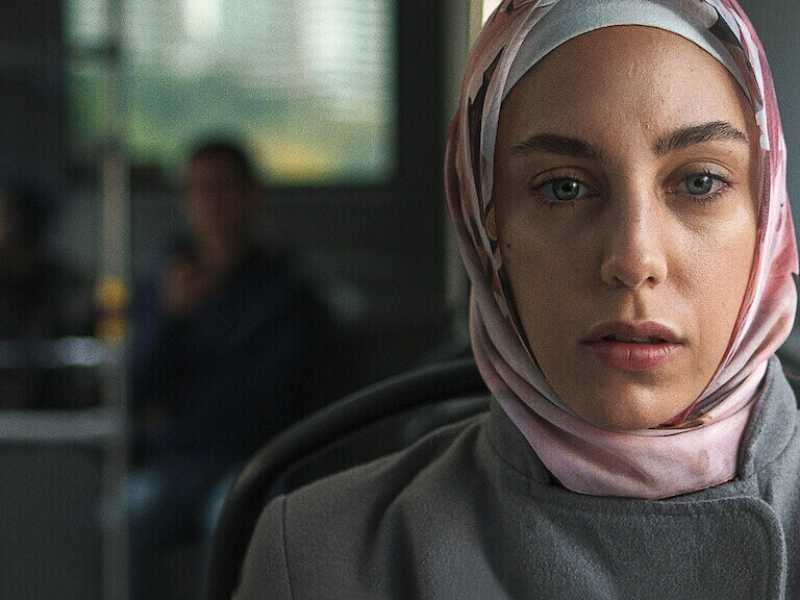 C’è una serie tv turca che non racconta nulla di speciale, a parte il mondo là fuori