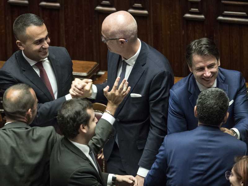 La rabbia del M5s: "Conte non ci coinvolge sul Recovery e va in cerca di responsabili"