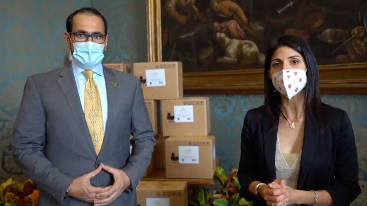 Immagine di Per la riapertura delle scuole la Raggi "ricicla" i tablet donati dagli Emirati Arabi