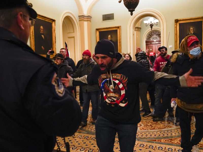 E ora che cosa succede? Le conseguenze legali dell'assalto al Campidoglio (anche per Trump)