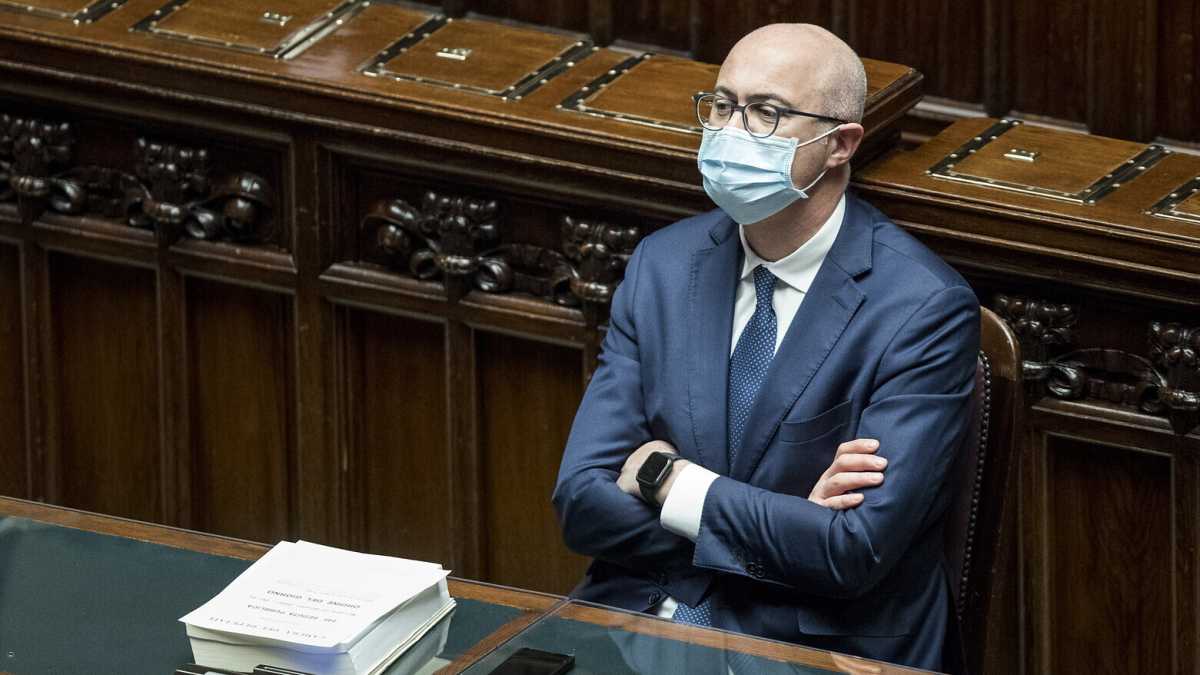 Immagine di Falso allarme. Il ministro D'Incà è negativo al Covid