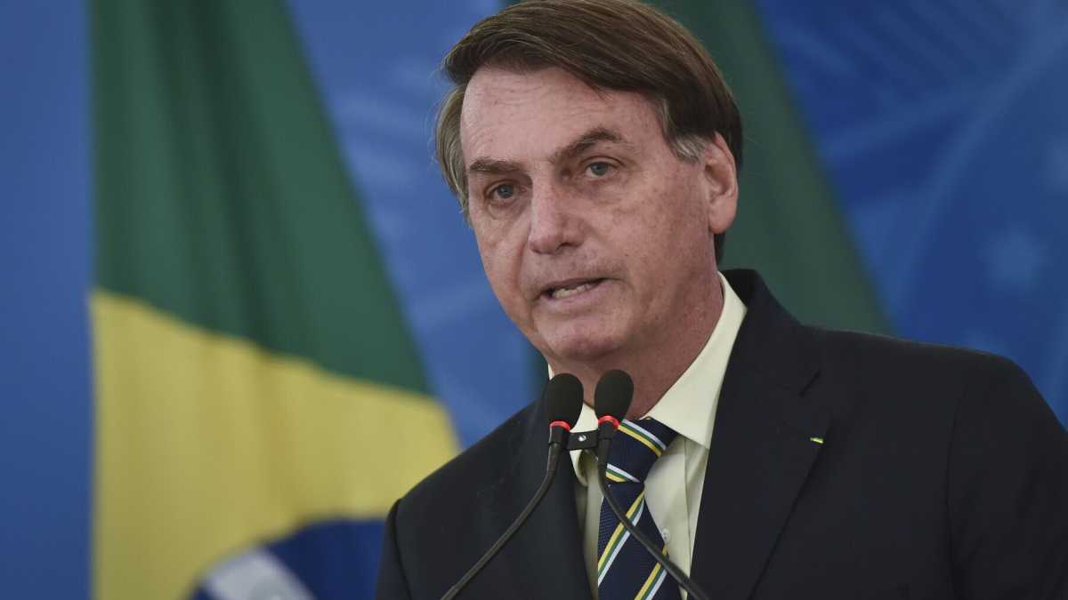 Immagine di Bolsonaro dice che il Brasile è al verde, ma la colpa non è sua