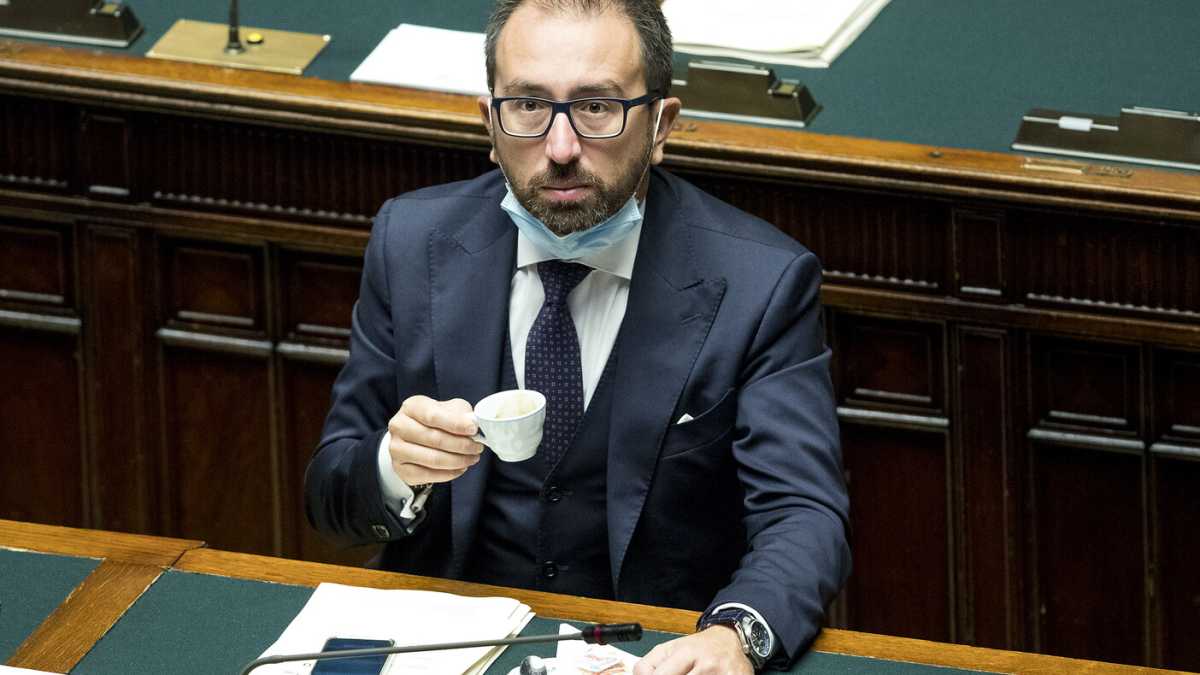 Immagine di Bonafede da un carcere all'altro