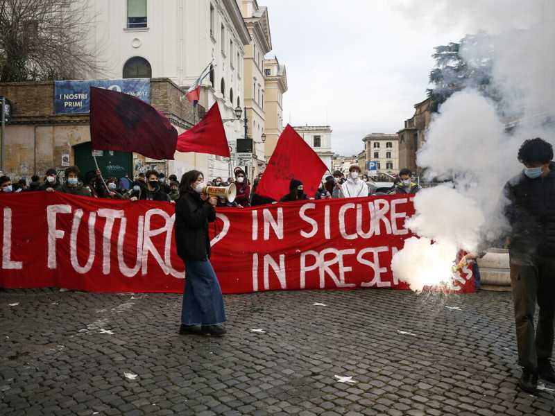 La protesta anti Dad rovescia il paradigma docenti vs studenti