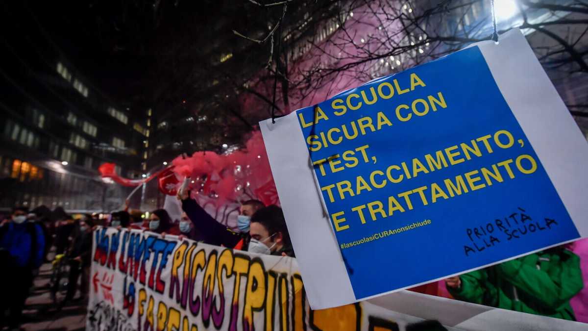 Immagine di La serie che la Rai non ha fatto. Il poco che il governo fa per la scuola