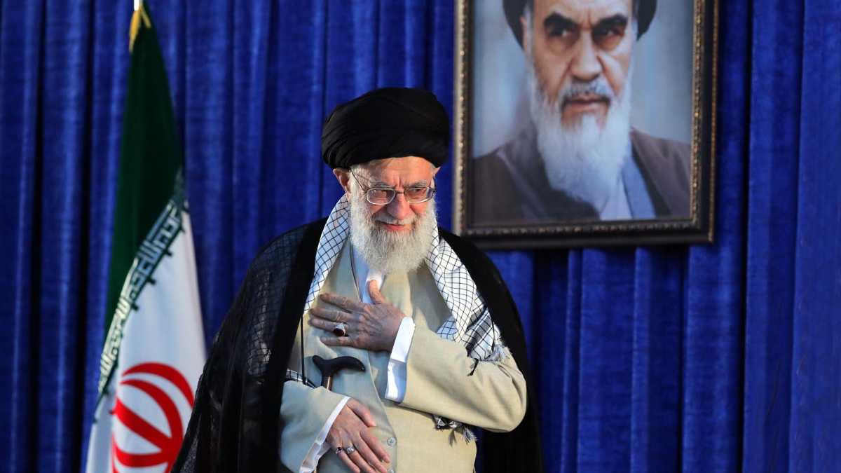 Immagine di Il culto di Khamenei
