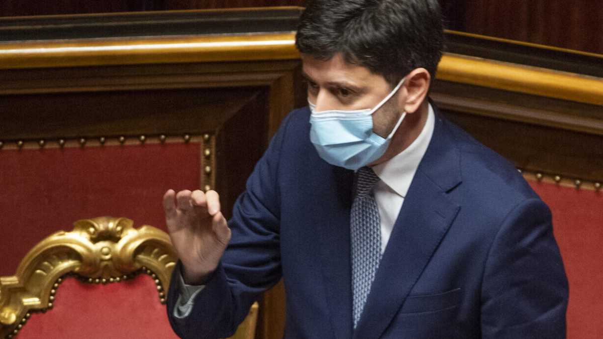 Immagine di I primi vaccini anti Covid a gennaio. Il piano dell'Italia spiegato da Speranza