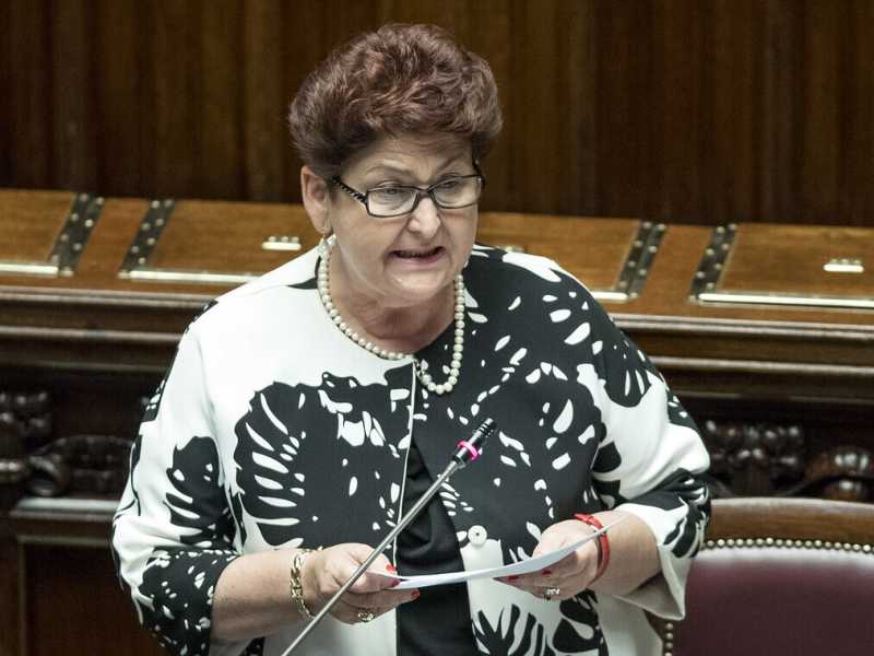 "Da Palazzo Chigi solo post sui social e tanta pigrizia. Così non si va avanti". Parla Bellanova