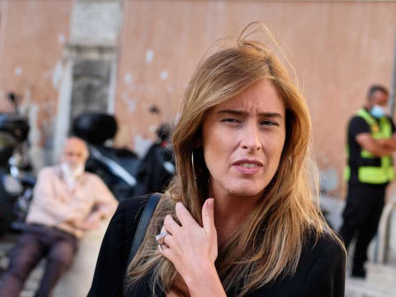 Maria Elena Boschi, ultimo feticcio retorico per un M5s che ha fatto abiura