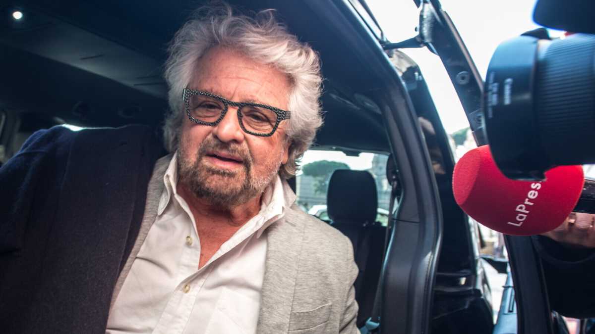 Immagine di "Conte, chiama Renzi e facci la pace". Come nasce l'appello all'unità di Grillo