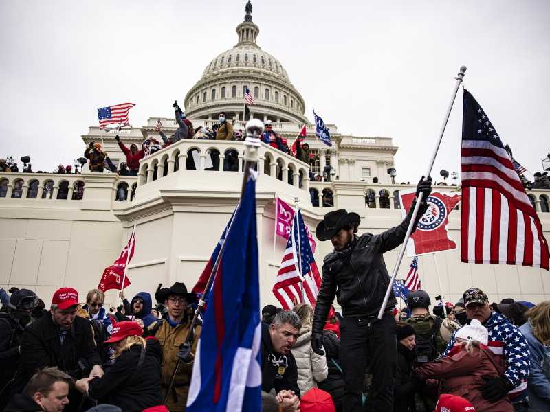 L'assalto a Capitol Hill, Washington, il 6 gennaio (foto Getty)